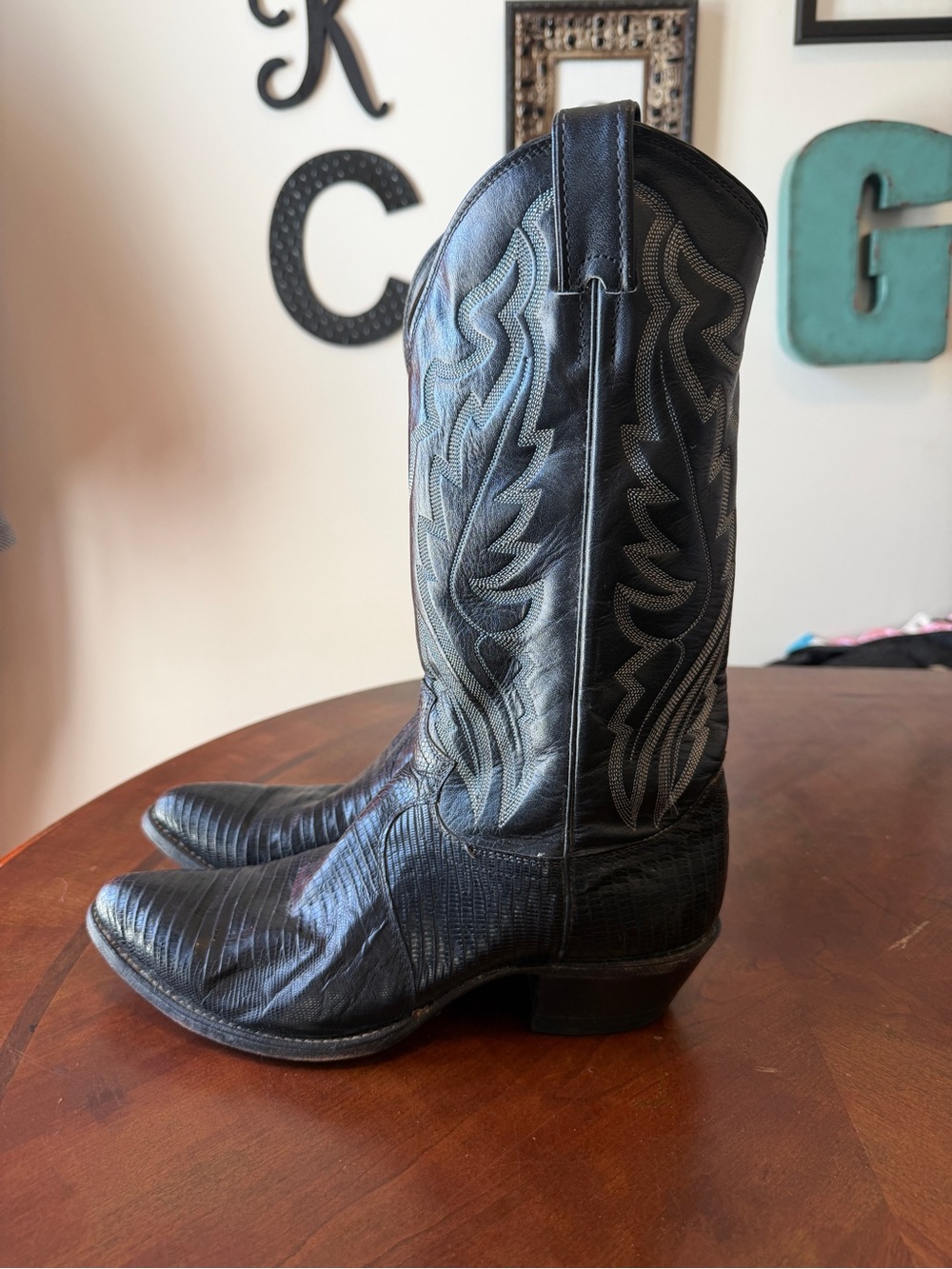 Vntg Justin Boots Black Leather Cowboy Men’s Size 8.5 Exotic Lizard Stacked Heel